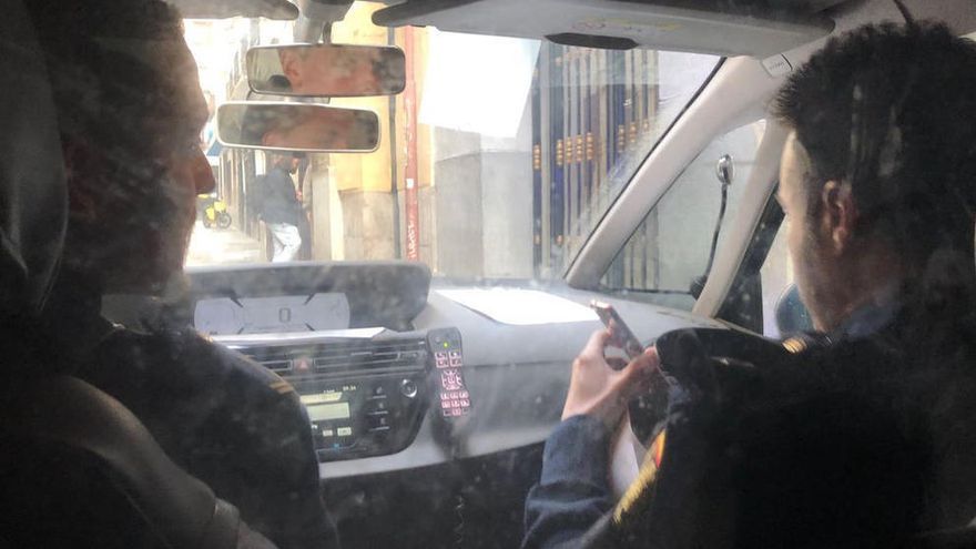 Imagen difundida por Bill Browder desde le coche policial en el que era conducido a comisaría.