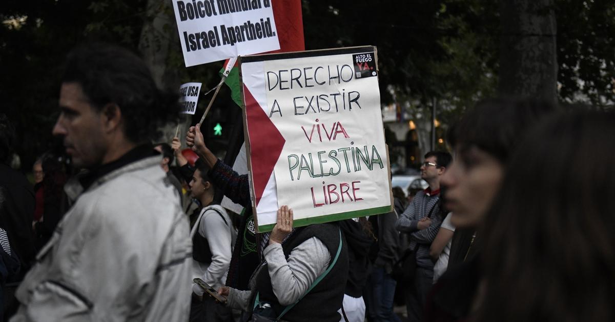 Los estudiantes españoles se manifiestan contra el genocidio de Israel y piden romper relaciones