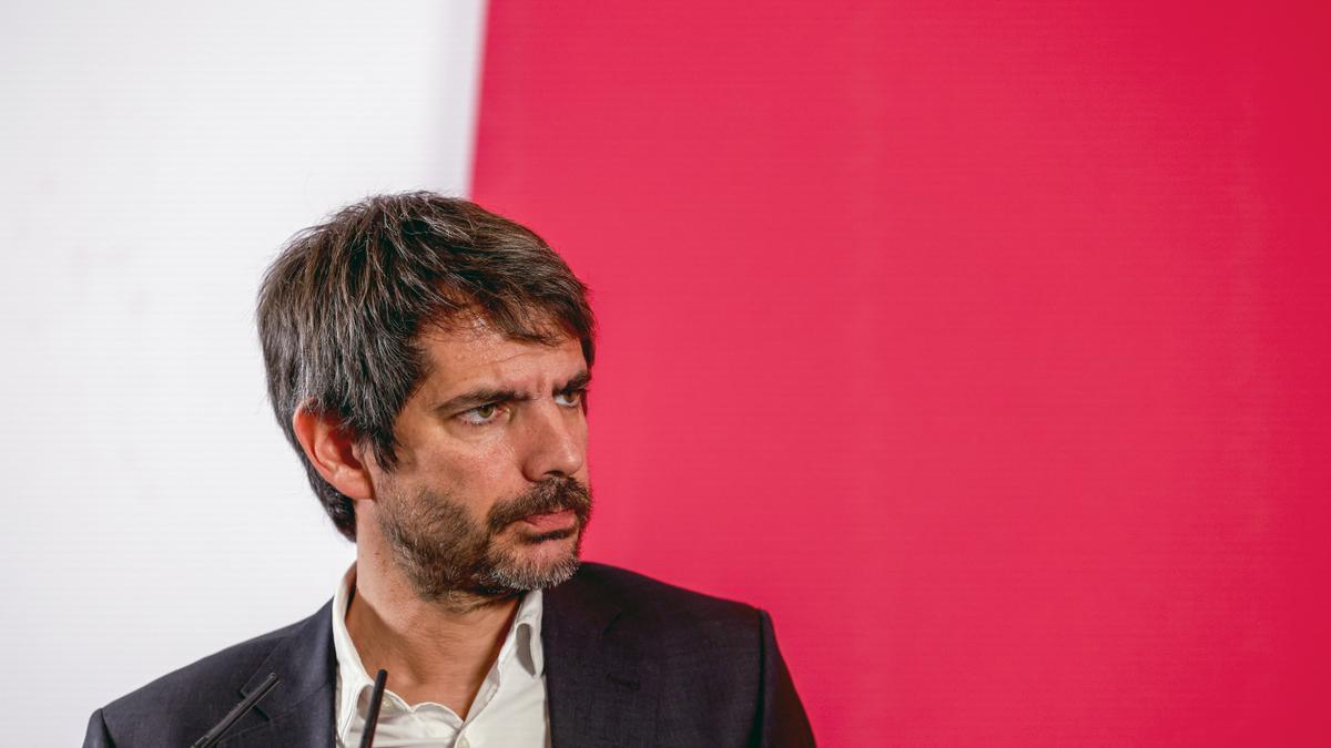 El ministro de Cultura y portavoz de Movimiento Sumar, Ernest Urtasun en una rueda de prensa.