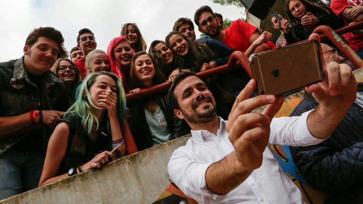 Radiografía del votante joven: poco ideologizado e indeciso, pero muy favorable a Unidos Podemos