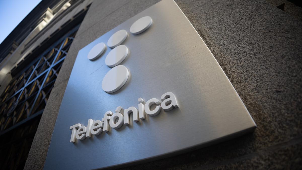 Fachada del edificio de Telefónica en la Gran Vía.