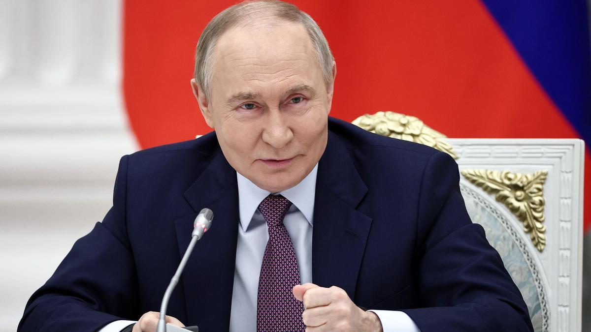 El presidente ruso, Vladimir Putin, asiste a una reunión del Consejo Presidencial.