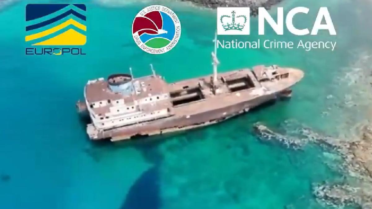 Un barco abandonado en Lanzarote, la gasolinera de los narcos cuando traían cocaína a Europa