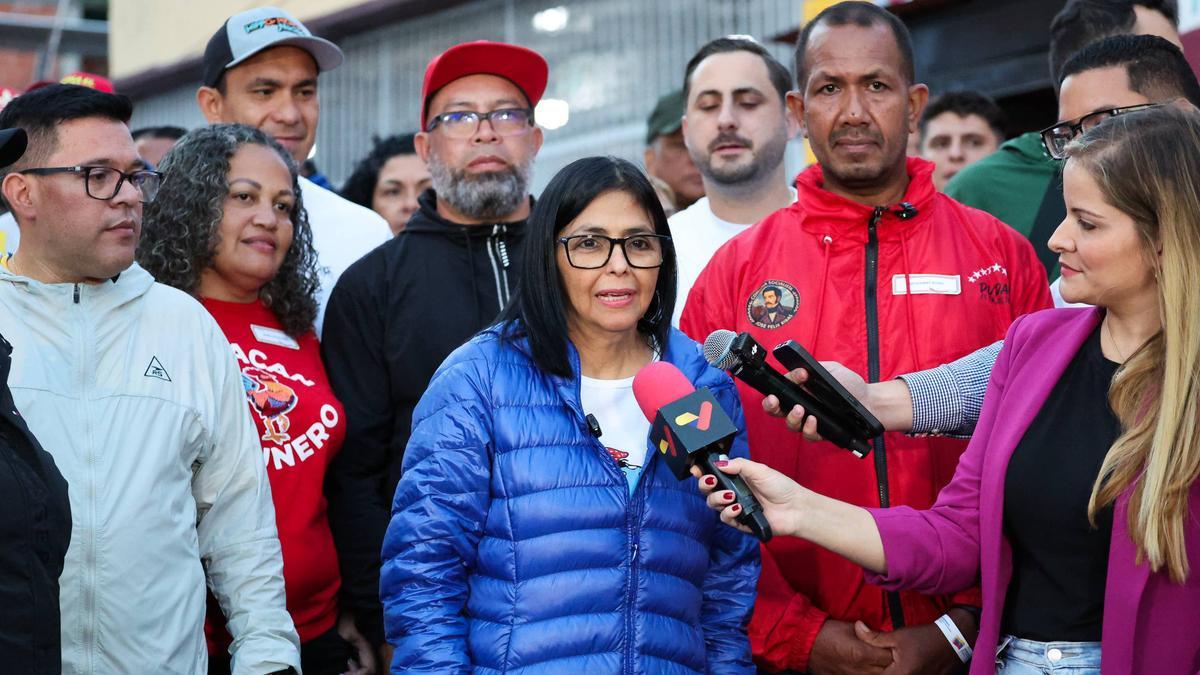 Delcy Rodríguez, dando declaraciones este martes, en Caracas (Venezuela).
