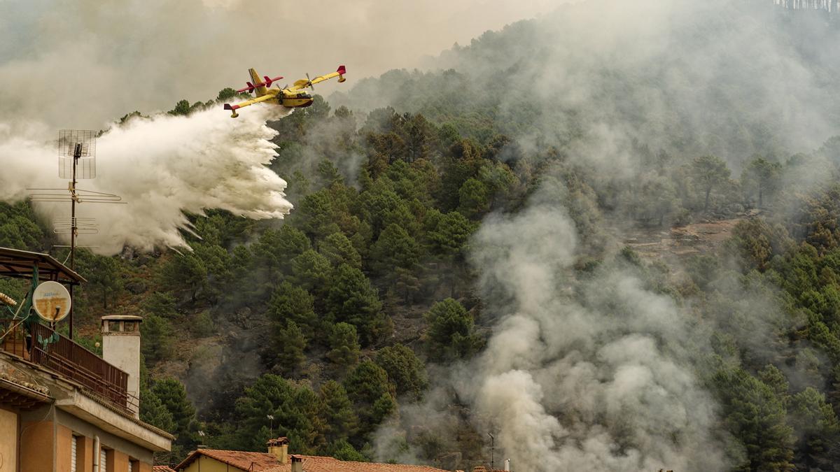 Incendio en el Barranco de las Cinco Villas, al sur de Ávila.