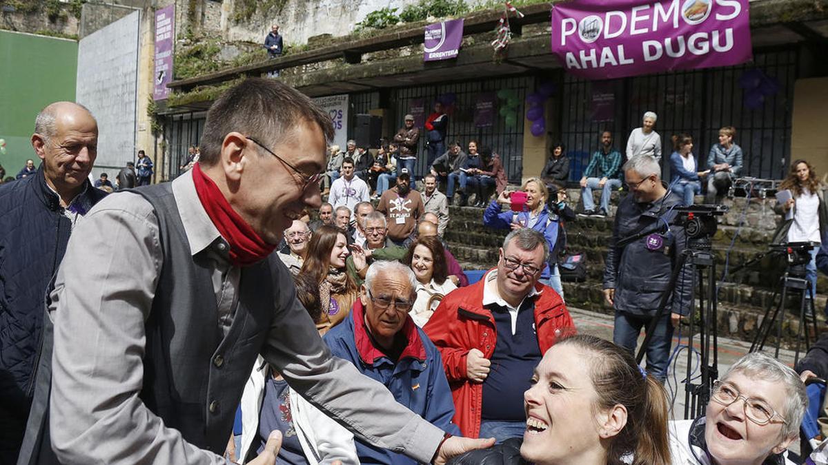 Acto electoral de Podemos en San Sebastián con Juan Carlos Monedero.