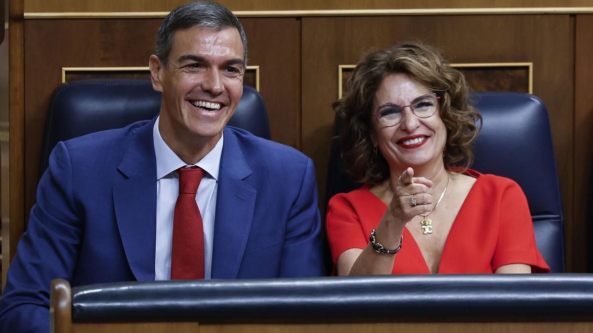 Pedro Sánchez y María Jesús Montero