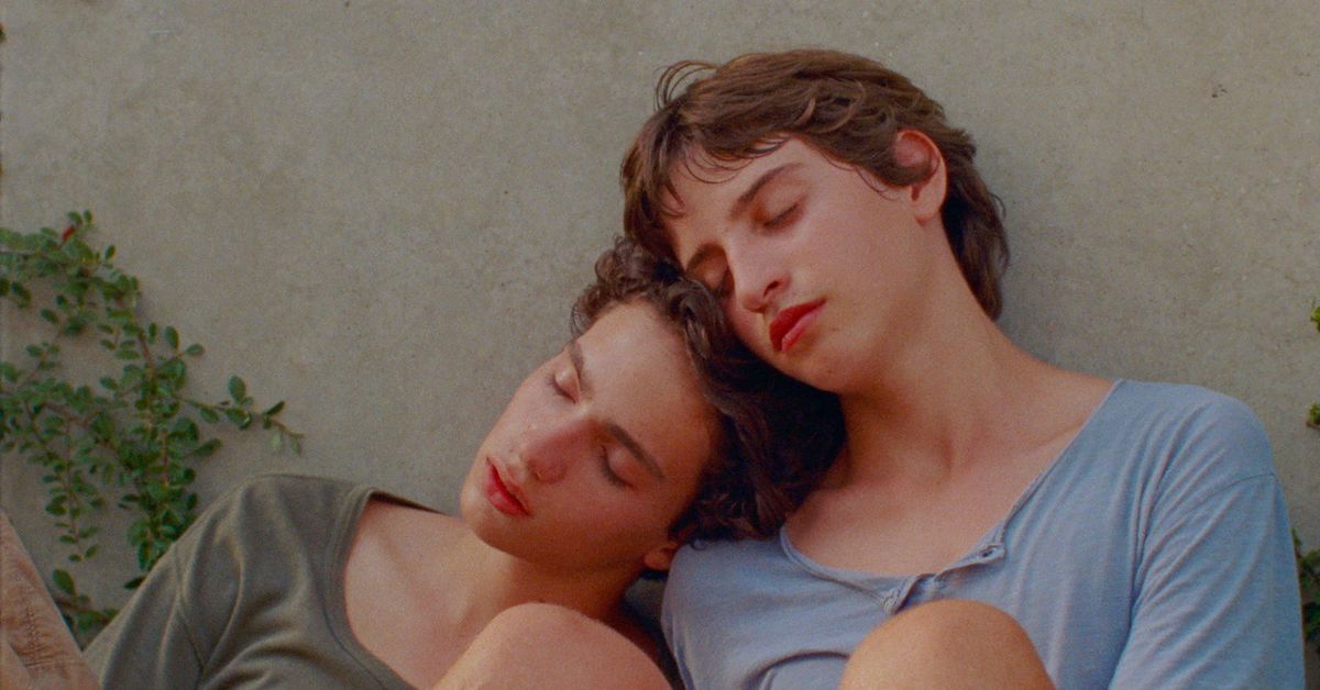 Tras el León de Oro de Almodóvar, poco cine español en Venecia 2025
