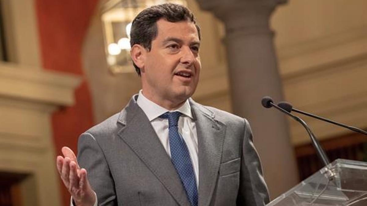 El presidente andaluz, Juanma Moreno, este miércoles durante un desayuno informativo.