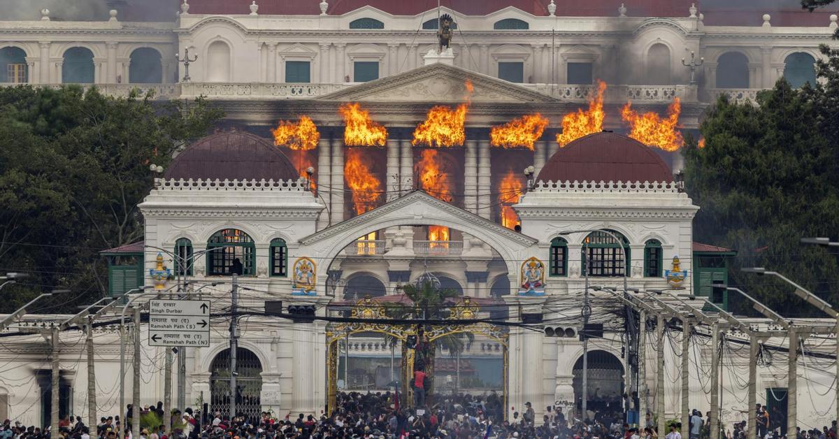 Las 48 horas que incendiaron Nepal: una cronología de la protesta que ha hecho caer al Gobierno