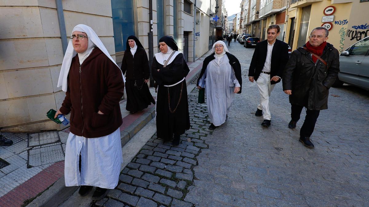 Varias monjas a su salida de los juzgados, a 28 de noviembre de 2025, en Belorado, Burgos.
