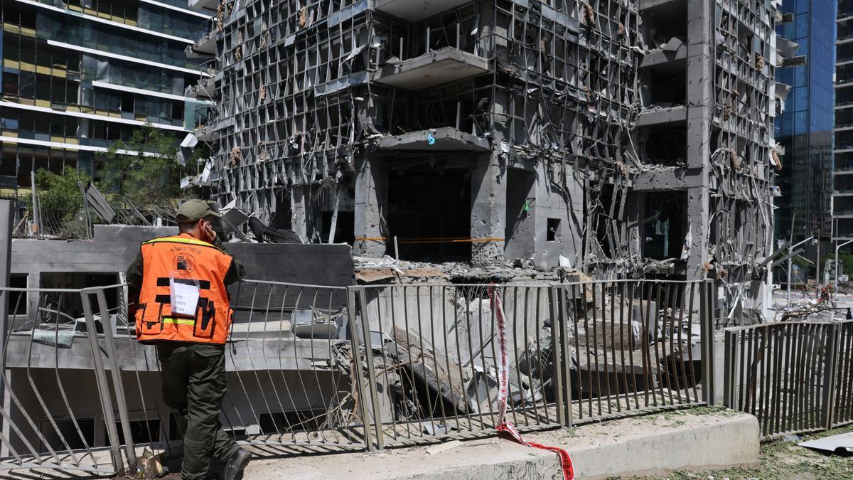 Edificios tras un ataque con misiles iraníes en una zona residencial de Ramat Gan, en el centro de Israel.