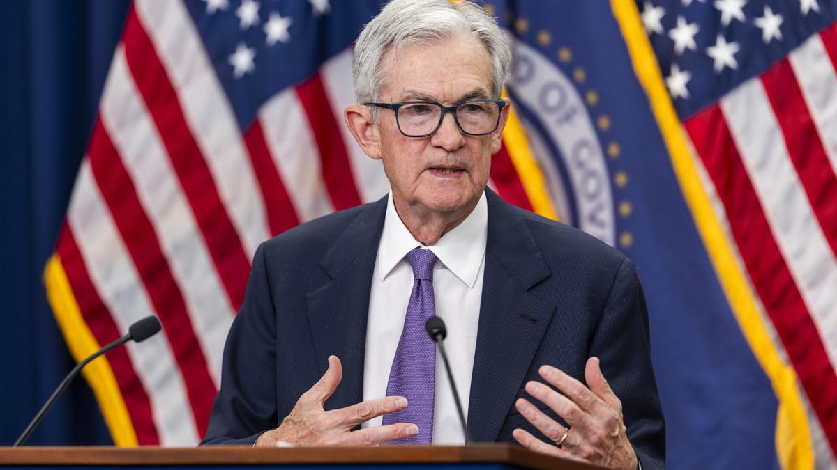 El presidente de la Reserva Federal de EE. UU., Jerome Powell, habla con los periodistas, en la Reserva Federal en Washington, D.C., EE. UU., el 29 de octubre de 2025.