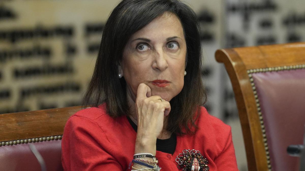 La ministra de Defensa, Margarita Robles, en una compadecencia en el Senado.