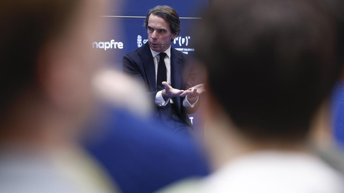 El expresidente del Gobierno y presidente de la Fundación FAES, José María Aznar, durante la ponencia 'Geoestrategia en el nuevo desorden mundial'.
