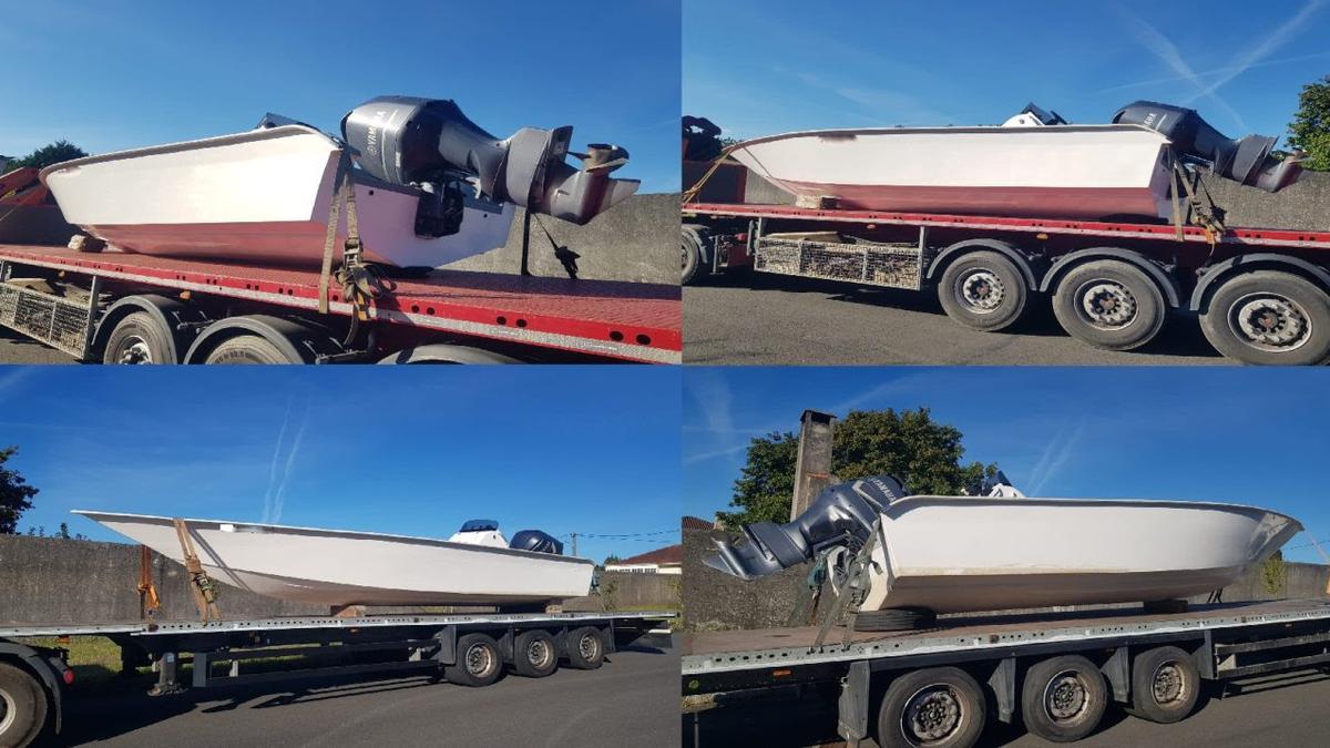 Las lanchas que recogieron la cocaína del narcosubmarino.