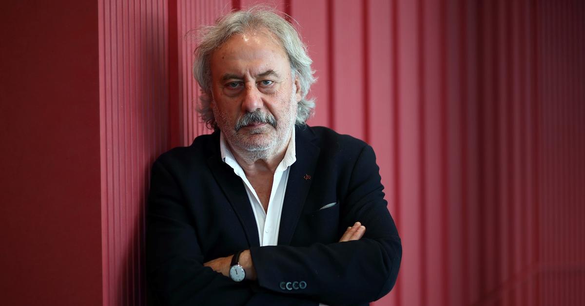 Julio Llamazares: "Muchos jóvenes dicen por ignorancia que la guerra o la dictadura no fueron para tanto"