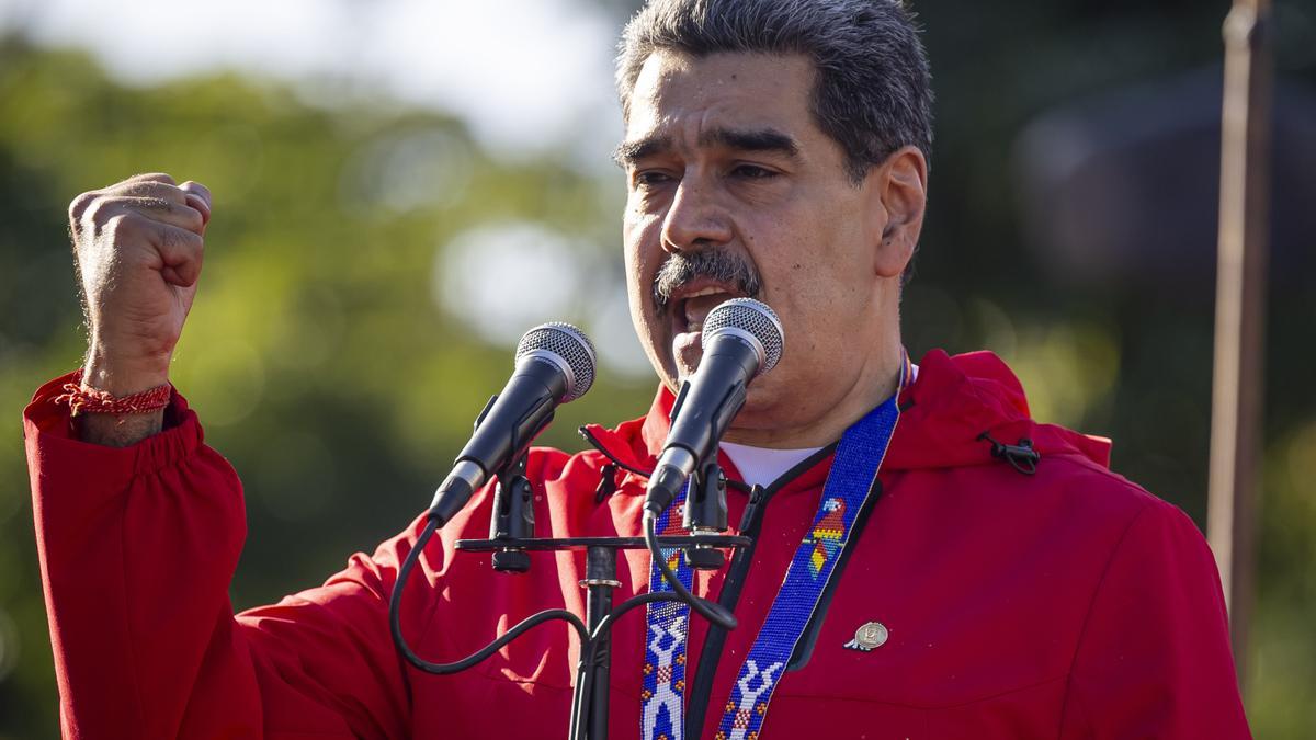 El presidente de Venezuela, Nicolás Maduro, participa en un acto del Día de la Resistencia Indígena.
