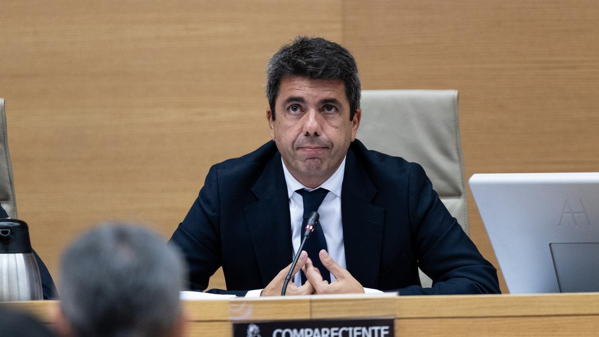 Romper en Extremadura y apoyar en la Comunitat Valenciana: las razones del doble juego de Vox con el PP