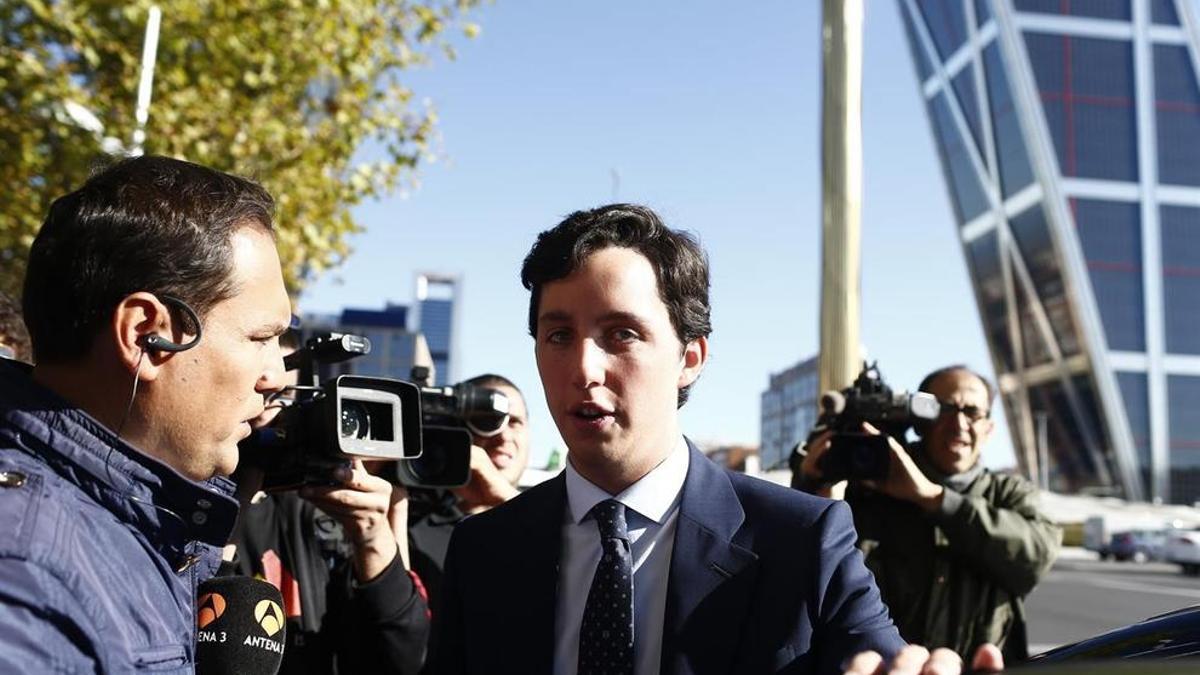 El Supremo rebaja una condena al Pequeño Nicolás al absolverle de usurpación de funciones