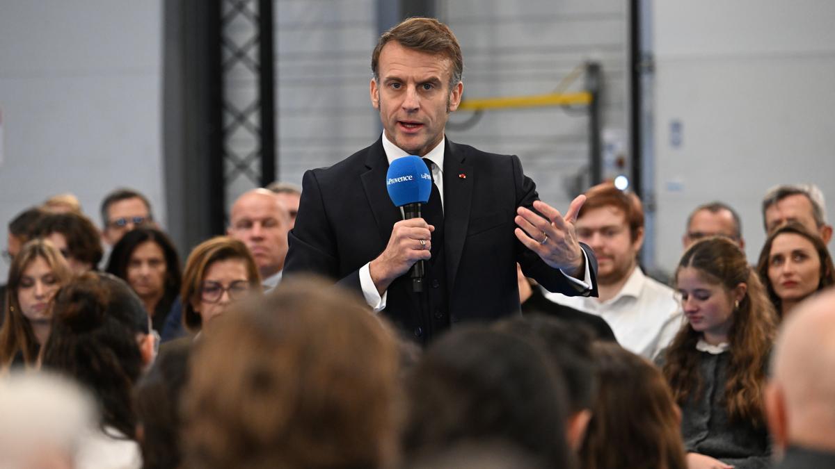 El presidente de Francia, Emmanuel Macron, en su visita a Marsella, sur de Francia.