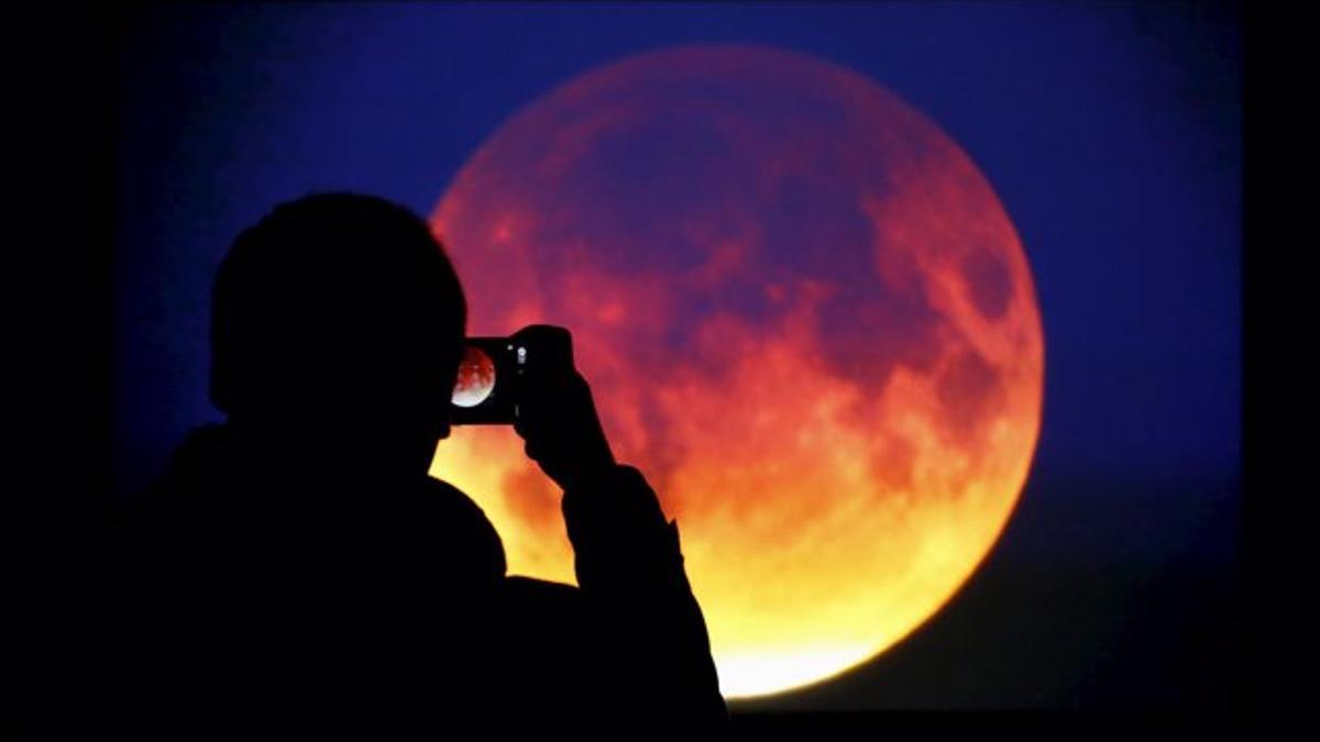 Las mejores imágenes del eclipse de la superluna