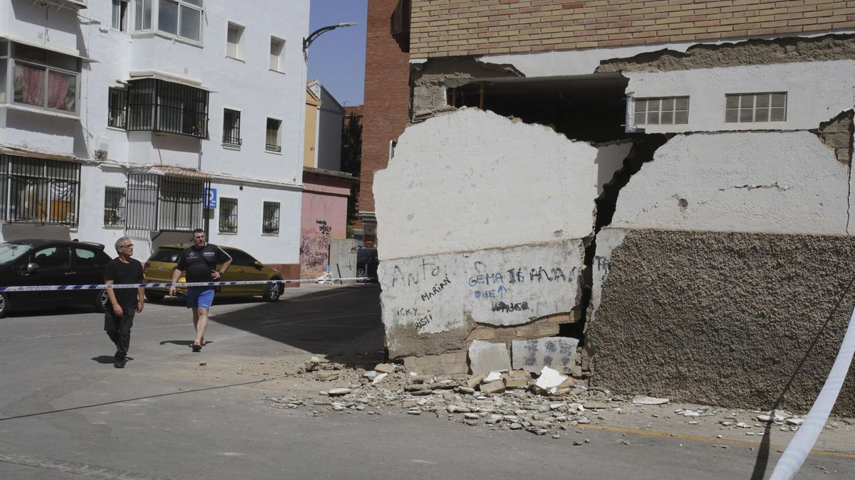 Daños tras la serie de terremotos este martes en Granada que han dejado tres heridos leves.