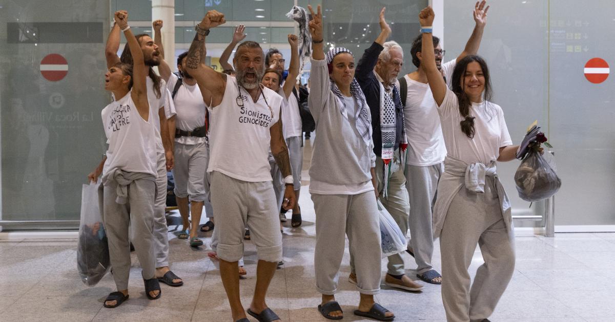 Los activistas de la flotilla denuncian torturas y exigen el regreso de una compañera