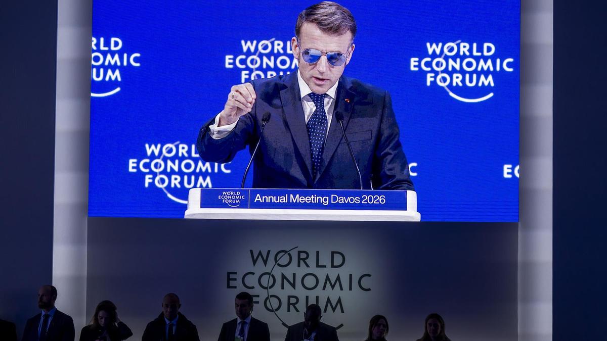 El presidente francés, Emmanuel Macron, interviene en una sesión plenaria del Foro Económico Mundial (FEM) en Davos.