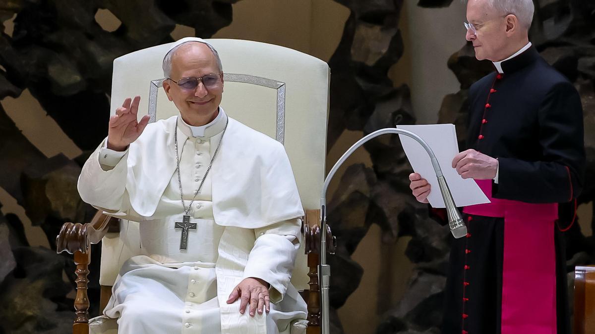 El Gobierno invita al papa León XIV a visitar España y le pide una audiencia con Pedro Sánchez