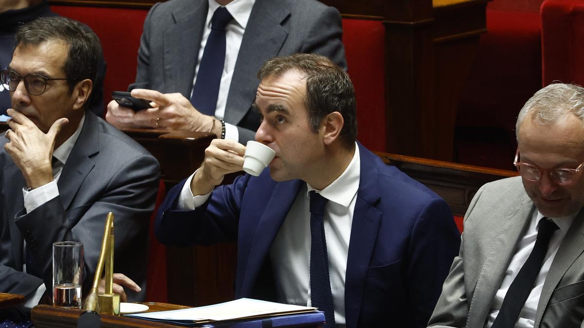 Los socialistas franceses dan a Lecornu una tregua tras la suspensión de la reforma de las pensiones