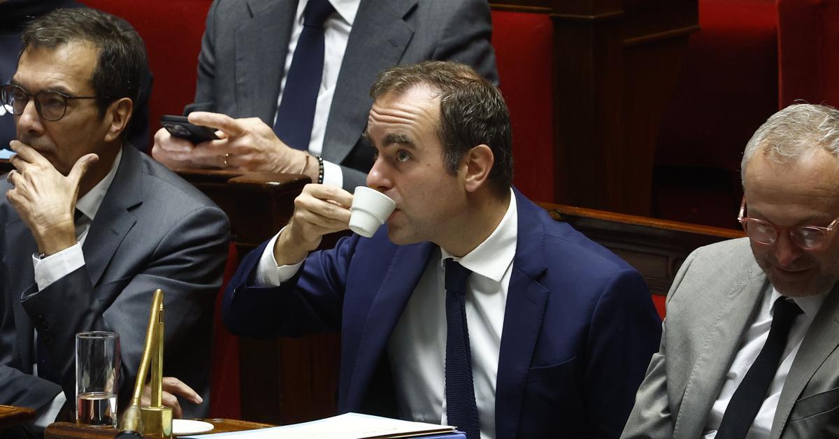Fracasan las dos mociones de censura contra el gobierno del macronista Sébastien Lecornu