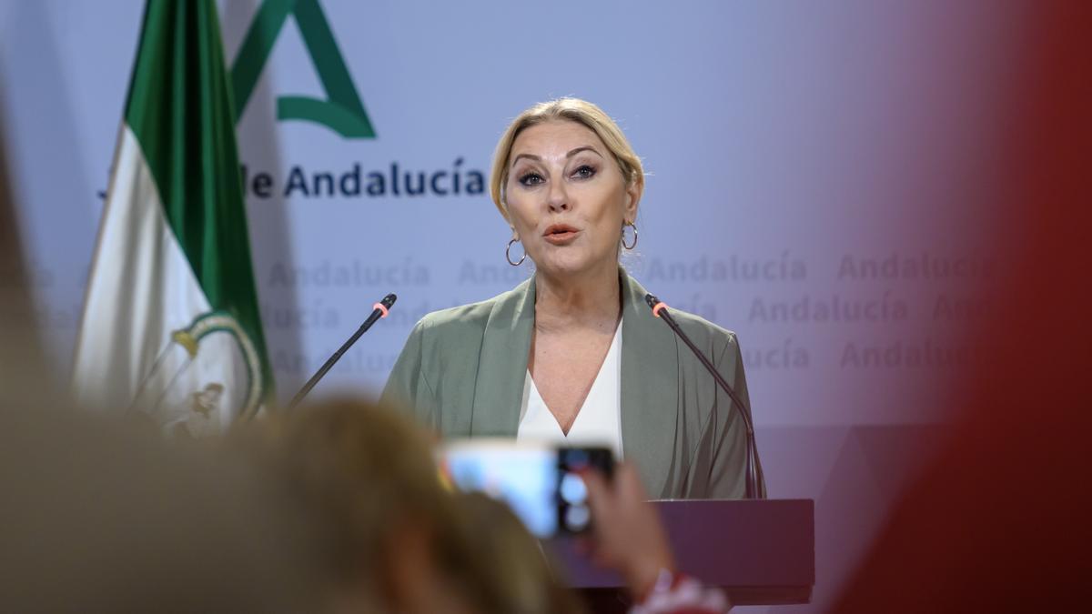 La portavoz del Ejecutivo andaluz, Carolina España, durante la rueda de prensa posterior a la reunión del Consejo de Gobierno.