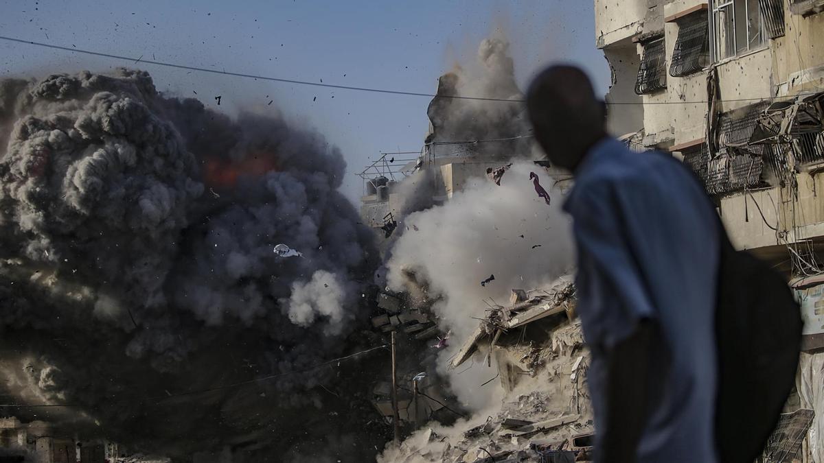 Destrucción tras un ataque israelí en Ciudad de Gaza.