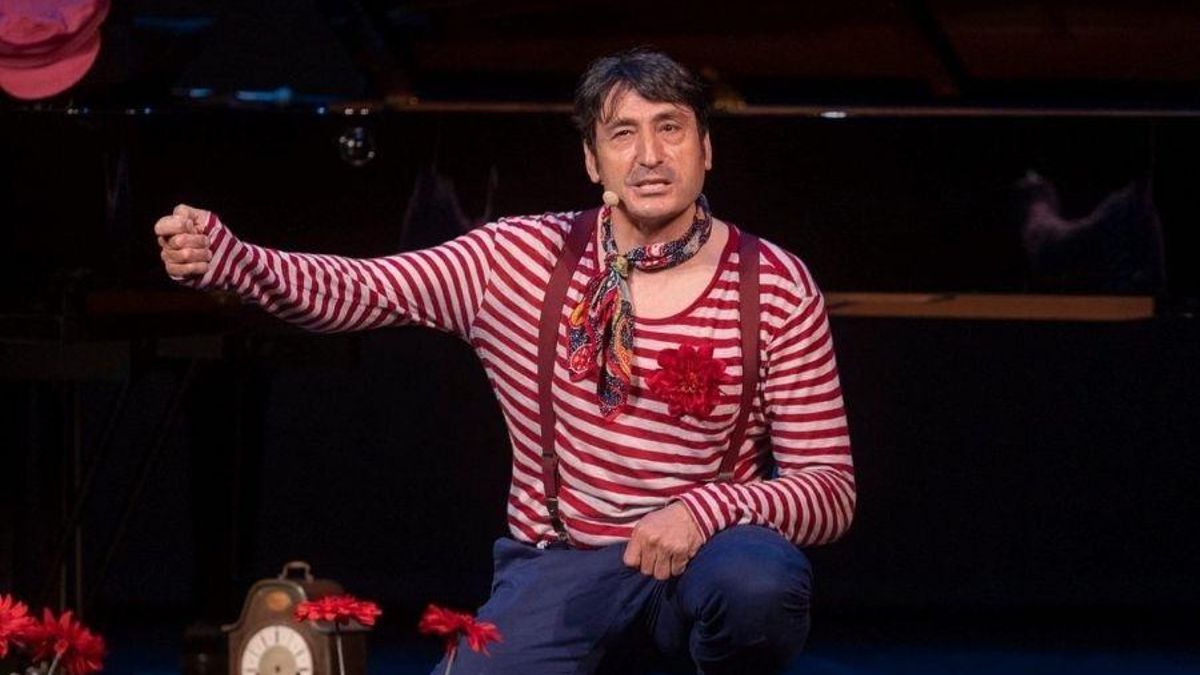 Carmelo Gómez caracterizado como Federico en la obra teatral 'A vueltas con Lorca'.