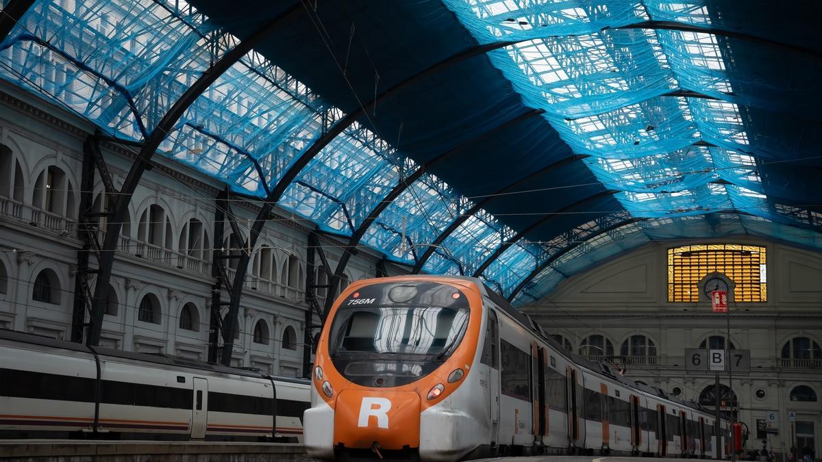 Un tren en la estación de Francia, donde opera Rodalies, en Barcelona.