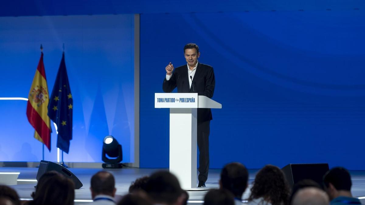 El primer ministro de Portugal, Luís Montenegro, interviene durante la segunda jornada del XXI Congreso Nacional del Partido Popular, a 5 de julio de 2025, en Madrid.