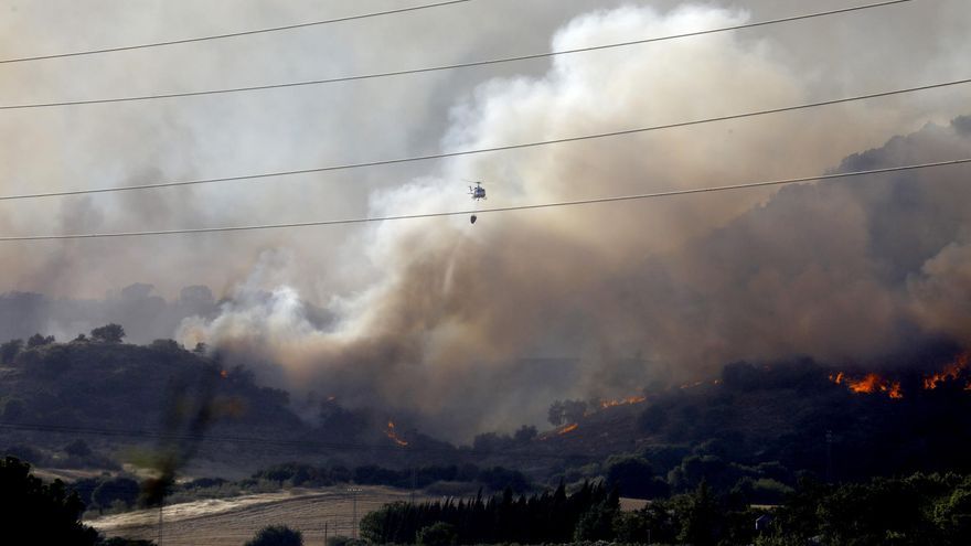 El incendio forestal de Córdoba sigue activo pero con evolución "favorable"