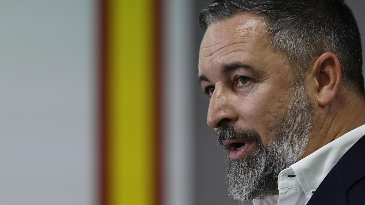 El líder de Vox, Santiago Abascal durante la rueda de prensa ofrecida este lunes tras la reunión del Comité Ejecutivo Nacional del partido.