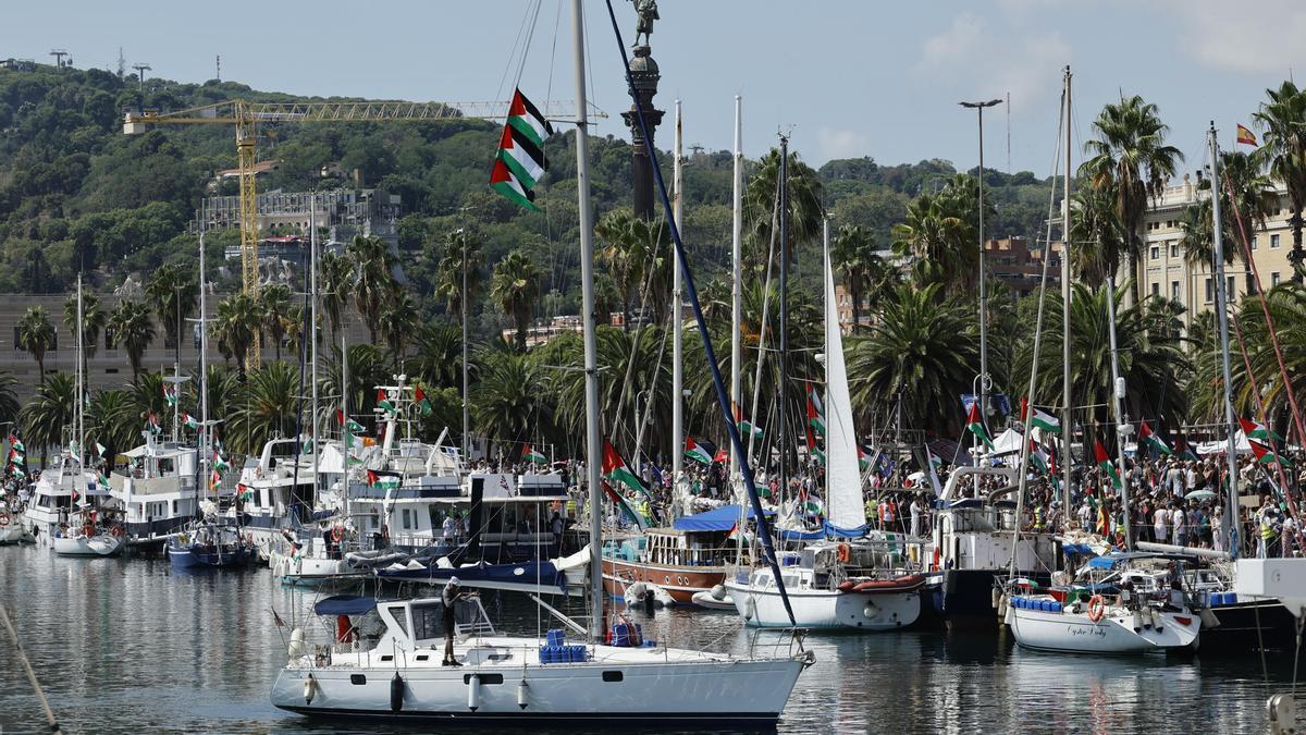 Las embarcaciones más pequeñas de la flotilla a Gaza regresan de nuevo por el mal tiempo