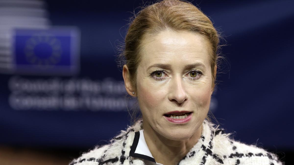 La Alta Representante de la Unión Europea para Asuntos Exteriores y Política de Seguridad, Kaja Kallas, habla con los medios de comunicación.