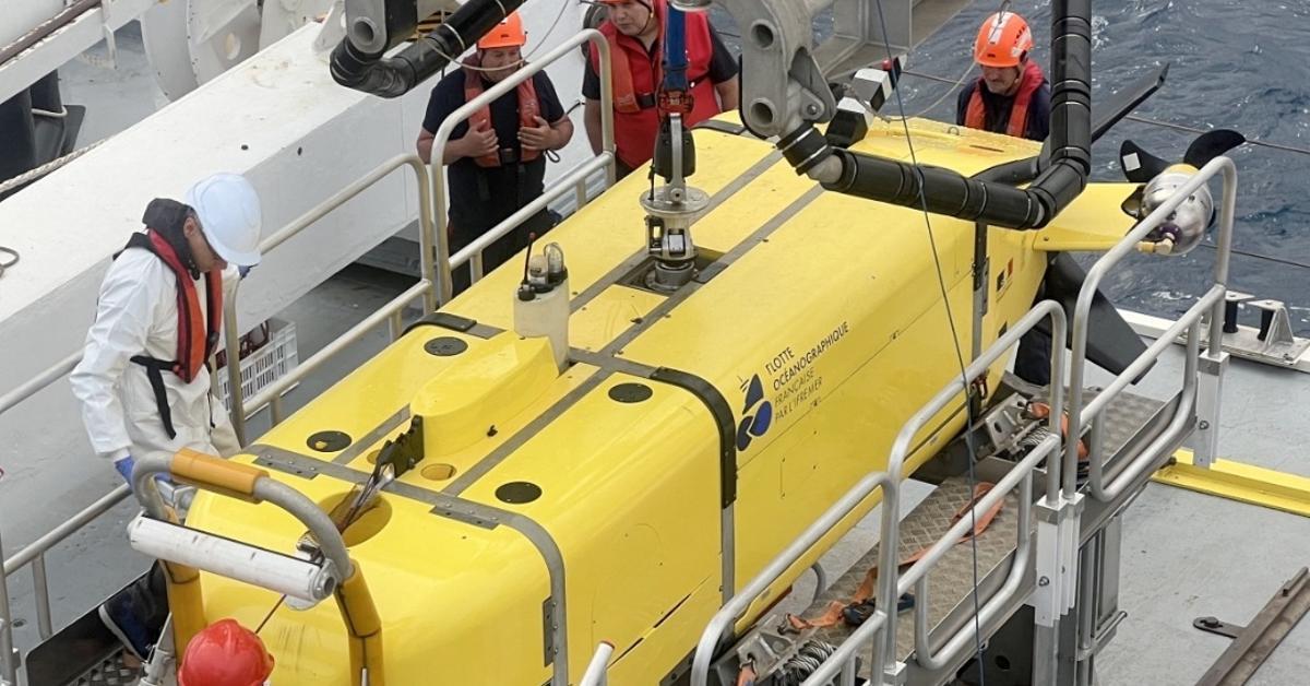 El Gobierno ignora la misión francesa que analiza los bidones nucleares del Atlántico y se desentiende de ellos