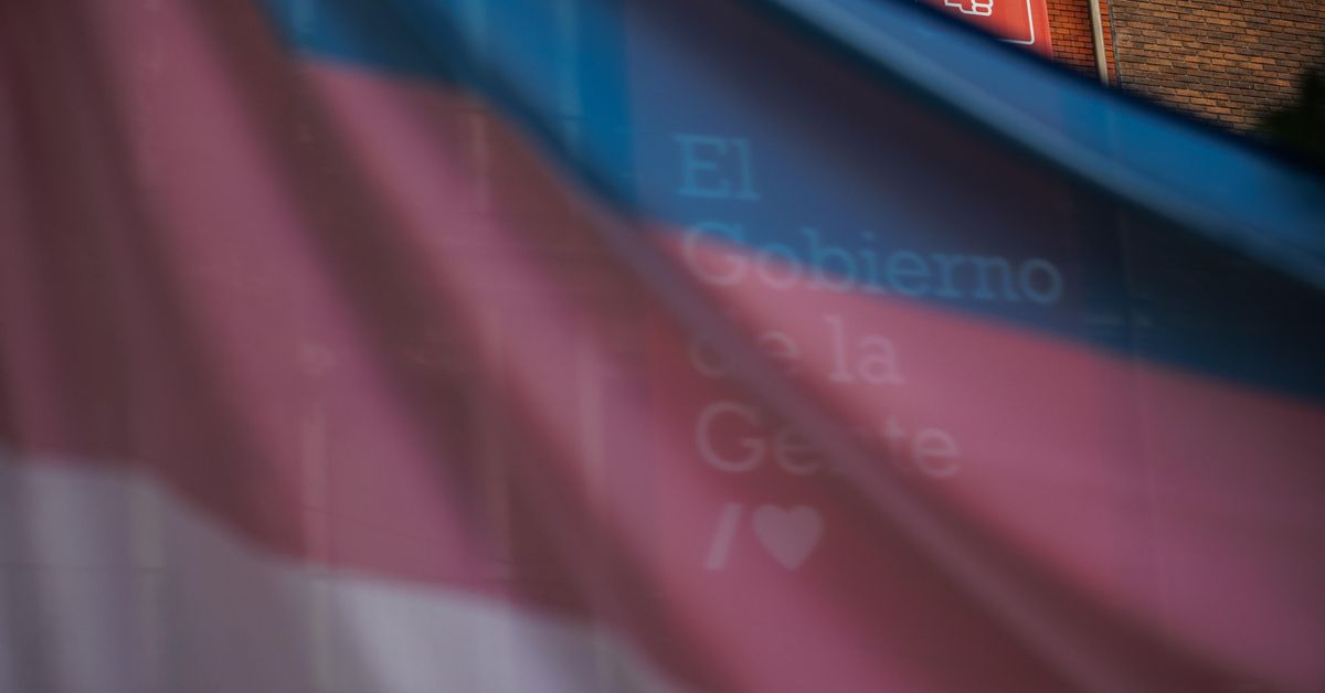 Las enmiendas del PSOE a la ley trans eliminan la libre determinación ...