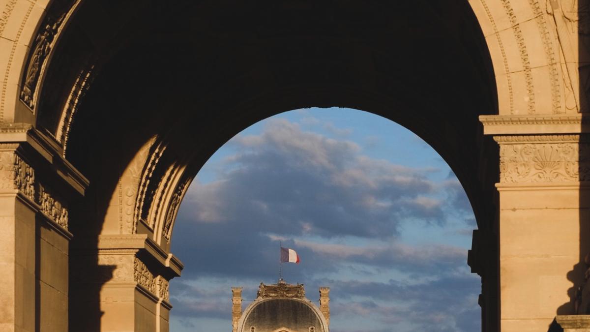 La presidenta del Louvre sale en defensa de la compra de obras
