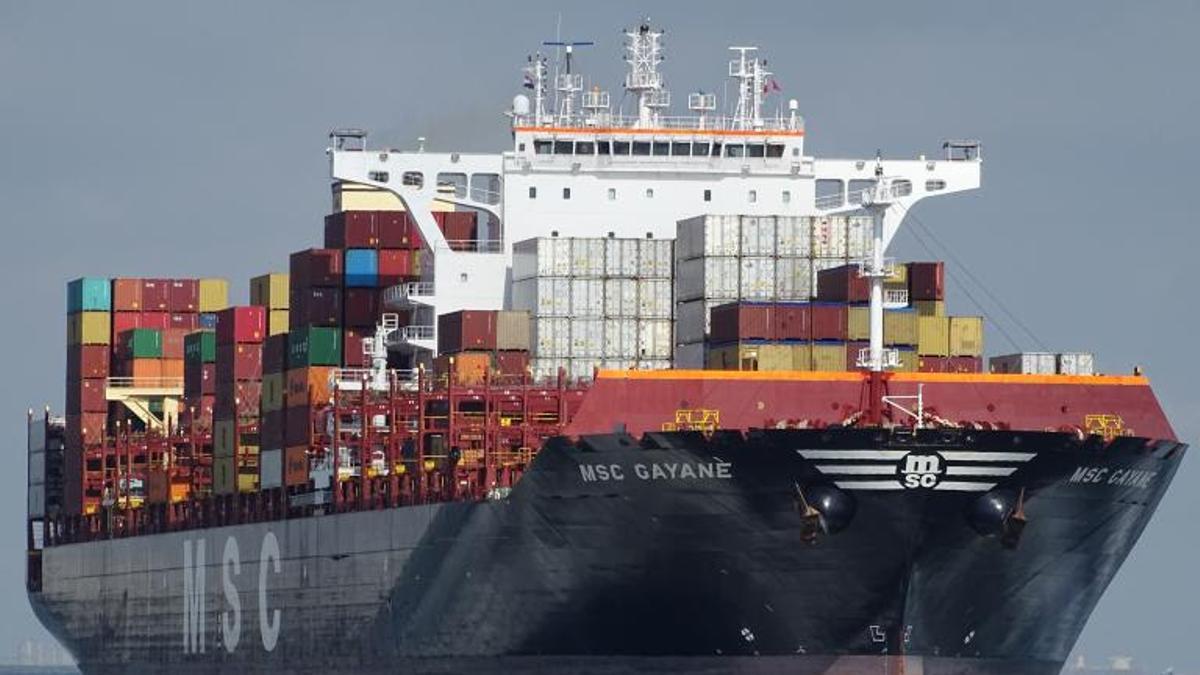 Así operan los 'ninja' que cargan cocaína en grandes barcos en altamar en cuestión de minutos