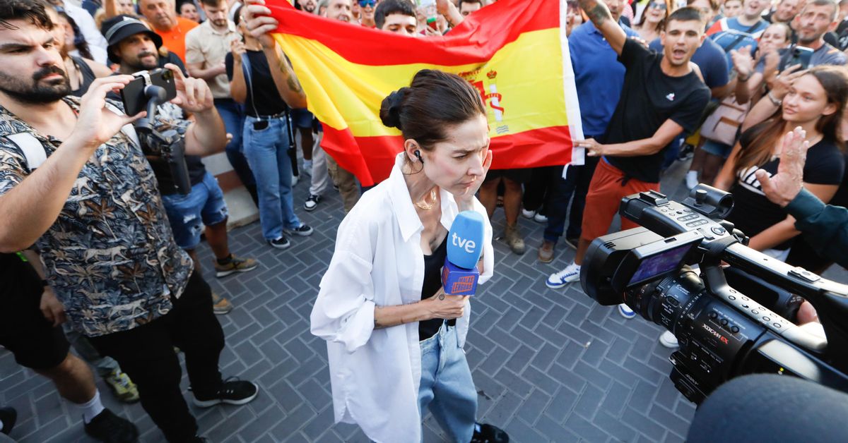 Las asociaciones de periodistas condenan el acoso a reporteras de RTVE ...