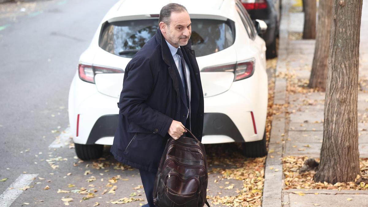 El exministro José Luis Abalos a su llegada al Tribunal Supremo.