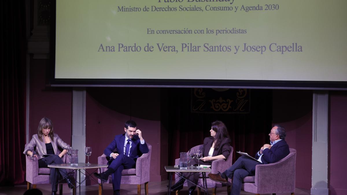 Bustinduy protagoniza los 'Desayunos del Ateneo'.