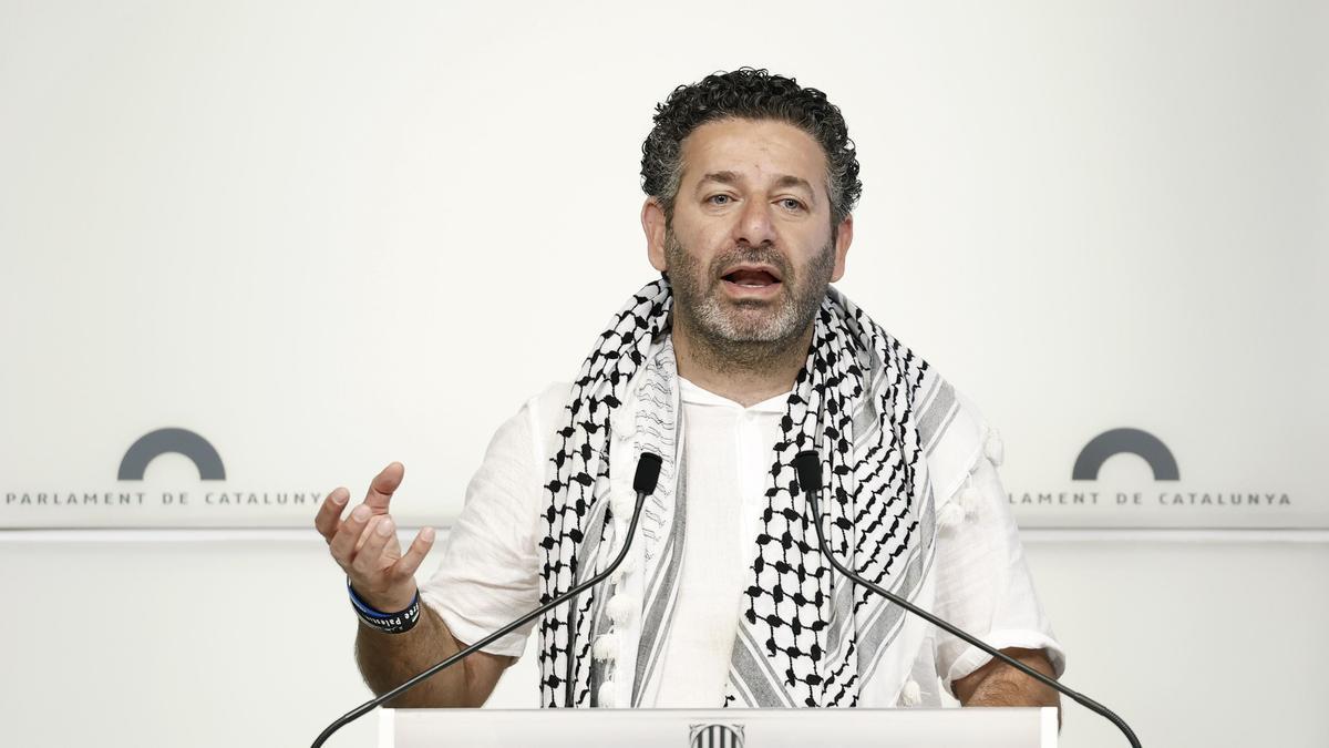 El coordinador de la Global Sumud Flotilla, Saif Abukeshek, durante una rueda de prensa, a 25 de marzo de 2026.