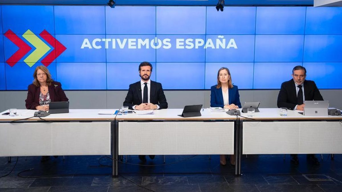 Elvira Rodríguez, Pablo Casado, Ana Pastor y Enrique López, en ruede de prensa en la sede del PP.